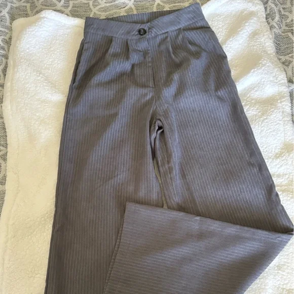 These jeans are in great condition. They didn’t fit me anymore after pregnancy. - Picture 9 of 10